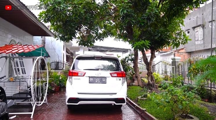 Potret Rumah Mertua Ria Ricis di Aceh (YouTube/Ria Ricis)