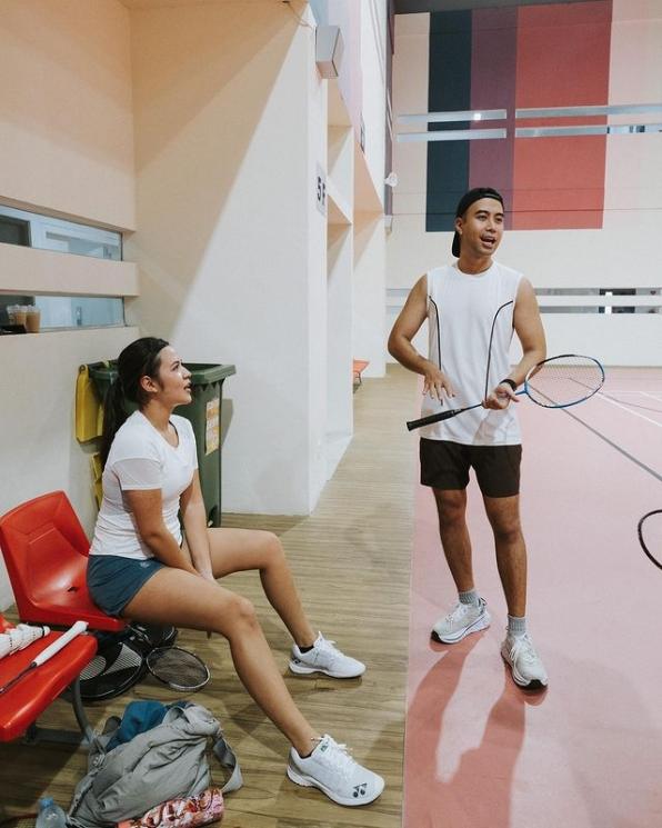 Momen Raisa Main Bulu Tangkis Bareng Greysia Polii dan Vidi Aldiano. (Instagram/vidialdiano)