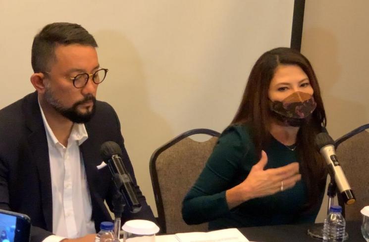 Tamara Bleszynski menggelar konferensi pers dalam kasus penipuan di kawasan Kemang, Jakarta Selatan, Rabu (22/6/2022). (MataMata.com/Adiyoga Priyambodo)