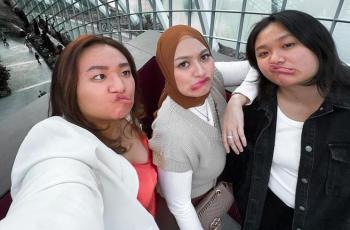 Momen Liburan di Singapura Disorot, Putri Delina Diduga Tak Nyaman dengan Kehadiran Adik-adik Nathalie Holscher