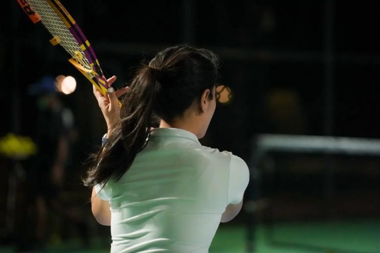 Gaya Dian Sastro Latihan Tenis (instagram/@therealdisastr)