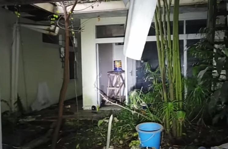 Rumah Cut Keke yang Terbengkalai. (YouTube/Hardi ArtVenture)