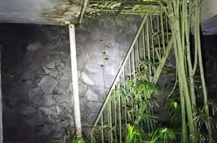 Rumah Cut Keke yang Terbengkalai. (YouTube/Hardi ArtVenture)