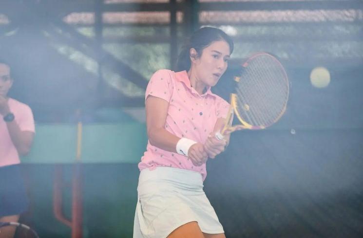 Gaya Dian Sastro Latihan Tenis (instagram/@therealdisastr)