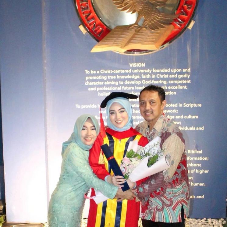 Momen Wisuda Nabilah Ayu (Instagram/@nblh.ayu)
