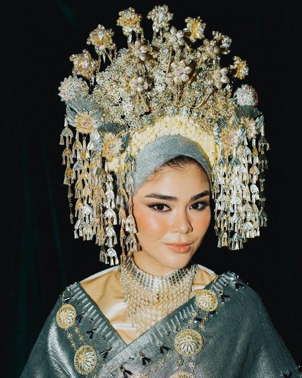 Potret Cantik Artis Pakai Suntiang Saat Menikah(Instagram/@siviazizah)
