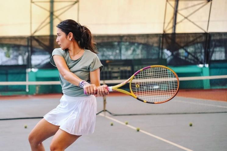 Gaya Dian Sastro Latihan Tenis (instagram/@therealdisastr)