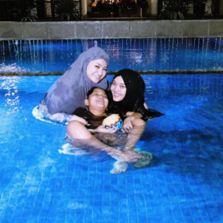 Momen kebersamaan Nathalie Holscher dan Putri Delina (Instagram/@putridelinaa)