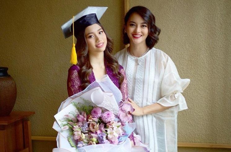 Potret Wisuda Jasmine Anak Ririn Ekawati (instagram/@ririnekawati)