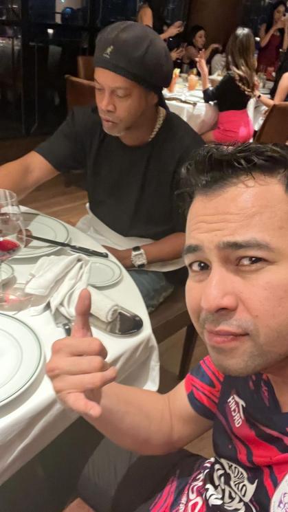 Momen Kebersamaan Raffi Ahmad dan Ronaldinho (instagram/@raffinagita1717)
