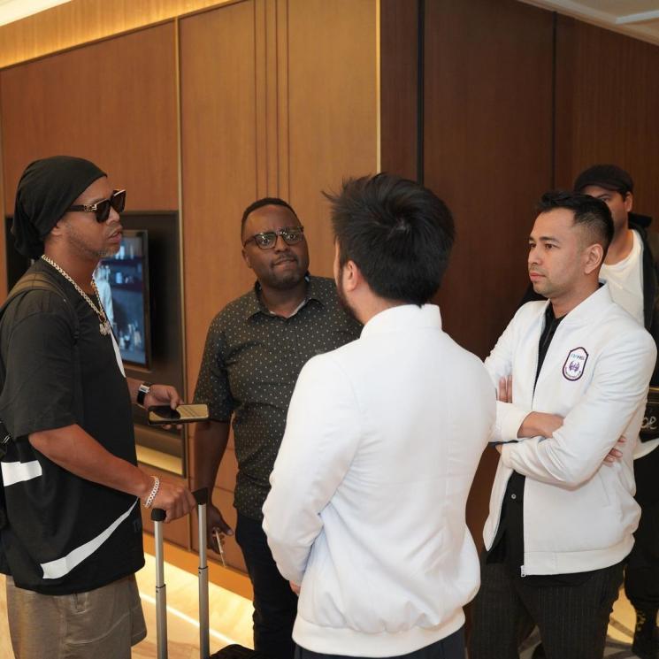 Momen Kebersamaan Raffi Ahmad dan Ronaldinho (instagram/@raffinagita1717)