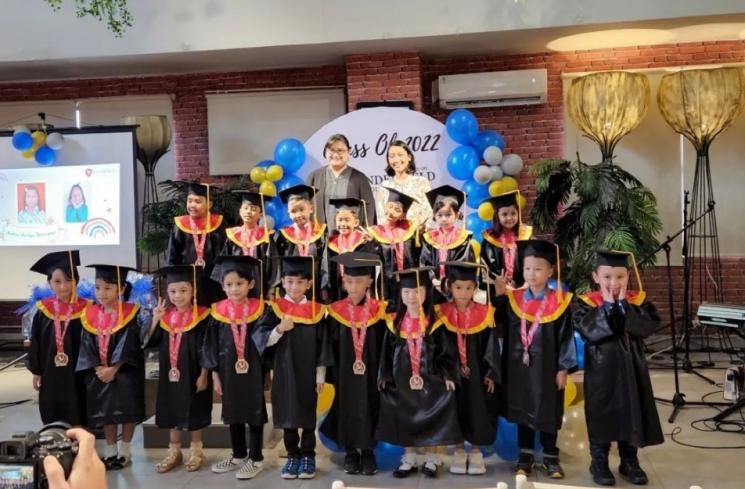 Potret Wisuda Nastusha Anak Chelsea Olivia dan Glenn Alinskie (instagram/@chelseaoliviaa)