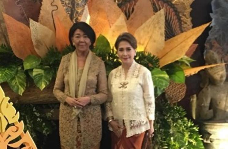 Potret Kebersamaan Widyawati dan Rima Melati. (Instagram/@widyawati_sophiaan)