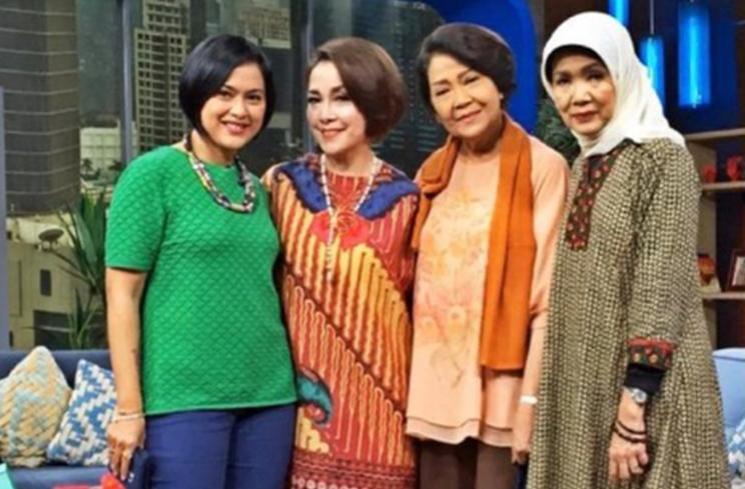 Potret Kebersamaan Widyawati dan Rima Melati. (Instagram/@widyawati_sophiaan)