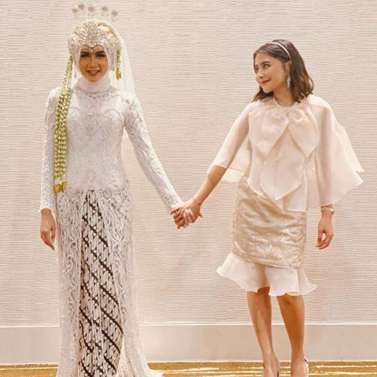 Gaya Kondangan Prilly Latuconsina. (Instagram/@prillylatuconsina96)