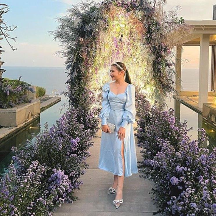 Gaya Kondangan Prilly Latuconsina. (Instagram/@prillylatuconsina96)