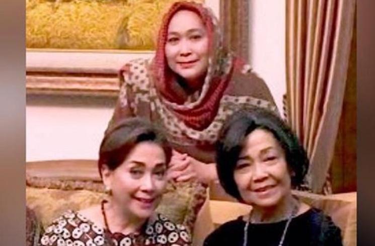 Potret Kebersamaan Widyawati dan Rima Melati. (Instagram/@widyawati_sophiaan)