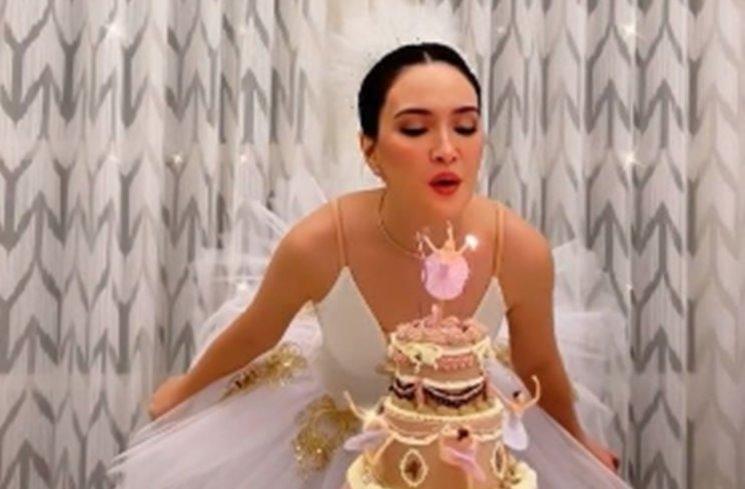 Potret Ulang Tahun Shandy Aulia. (Instagram/@shandyaulia)