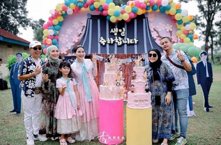 Pesta Kejutan Ultah Ayu Ting Ting (Instagram/@ayutingting92)