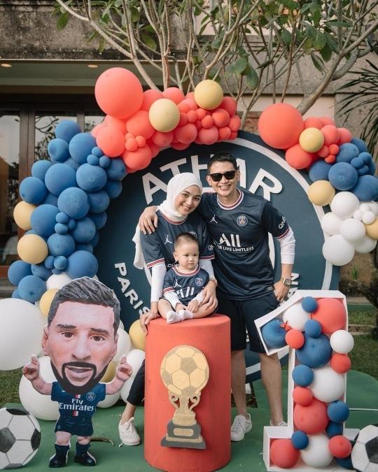 Anak Artis Pakai Jersey Bola. (Instagram/@citraciki)