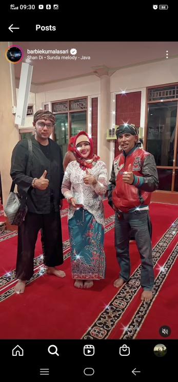 Potret Barbie Kumalasari Berhijab(Instagram/@barbiekumalasari)