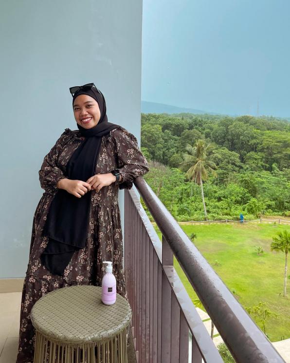 Potret Mumuk Gomez Berhijab. (Instagram/@mumukgomez)