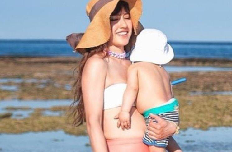Potret Louise Anastasya Berbikini di Bali. (Instagram/@louiseans)