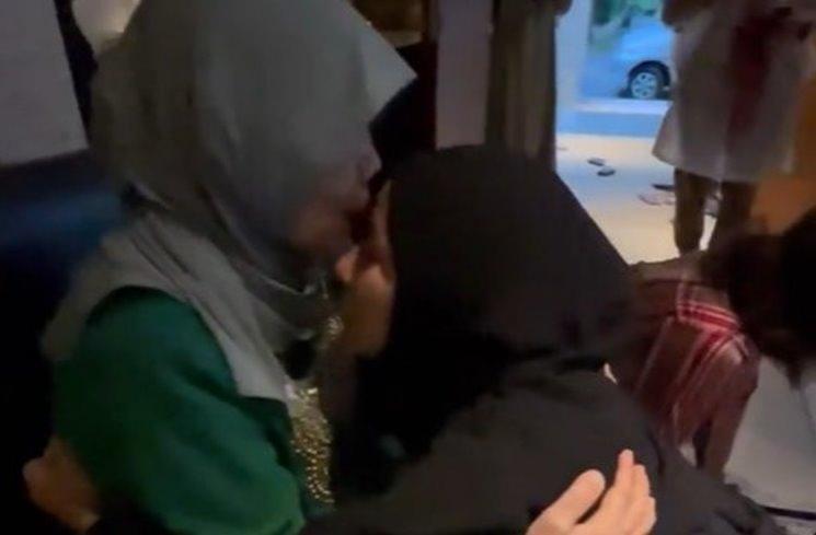 Momen Meisya Siregar dan Bebi Romeo berangkat haji. (Instagram/@meisya__siregar)