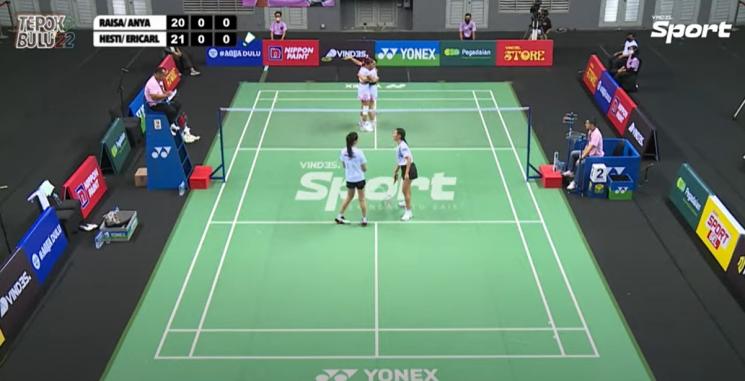 Momen Hesti/Erika kalahkan Anya/Raisa di Tepok Bulu 2022. (YouTube/Vindes)