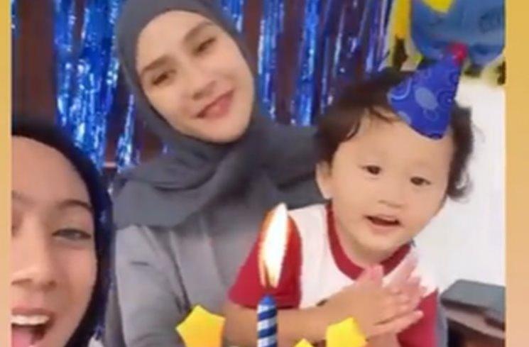 Momen Ulang Tahun Kama Anak Zaskia Adya Mecca. (Instagram/@zaskiadyamecca)