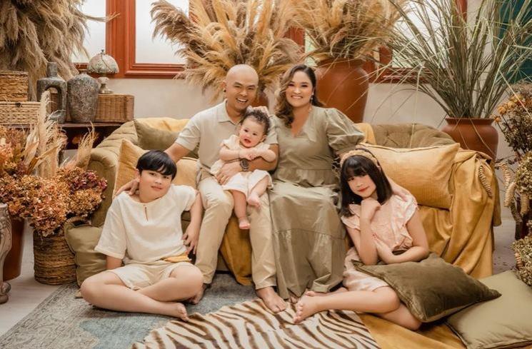 Pemotretan keluarga Wendy Cagur (Instagram/@riomotret)