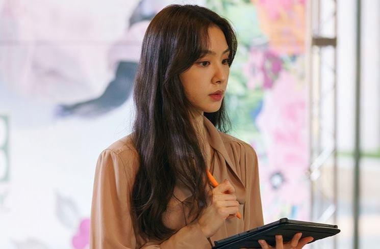 Adu Gaya Seo Ji Hye di Kiss Sixth Sense dan Adamas (Instagram/@disneypluskr)