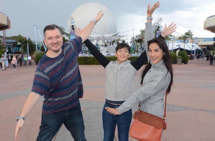 Potret artis liburan di Disney World Orlando (Instagram/@maudykoesnaedi)