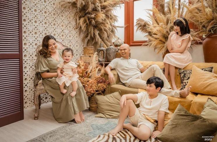 Pemotretan keluarga Wendy Cagur (Instagram/@riomotret)
