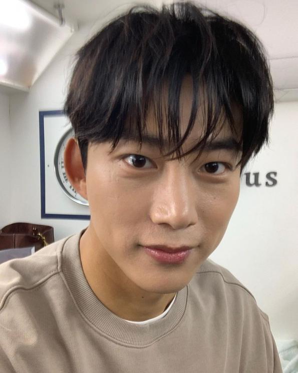 Artis Korea Jago Bahasa Asing(Instagram/@taecyeonokay)
