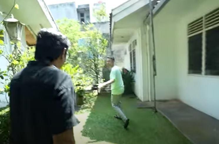 Potret Rumah Baru Raffi Ahmad. (YouTube/Taulany TV)