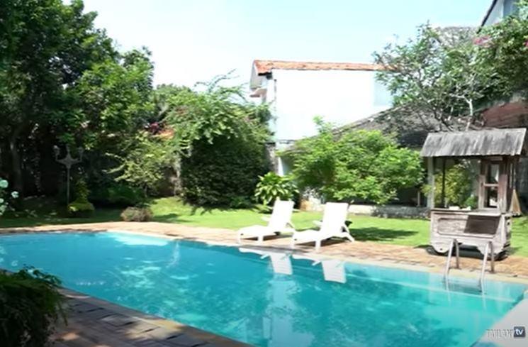 Potret Rumah Baru Raffi Ahmad. (YouTube/Taulany TV)