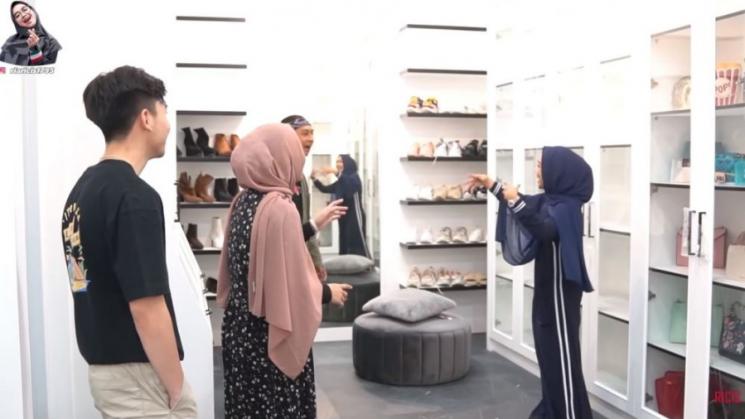 Rumah Mewah Putri Delina. (YouTube/SULE PRODUCTIONS) 