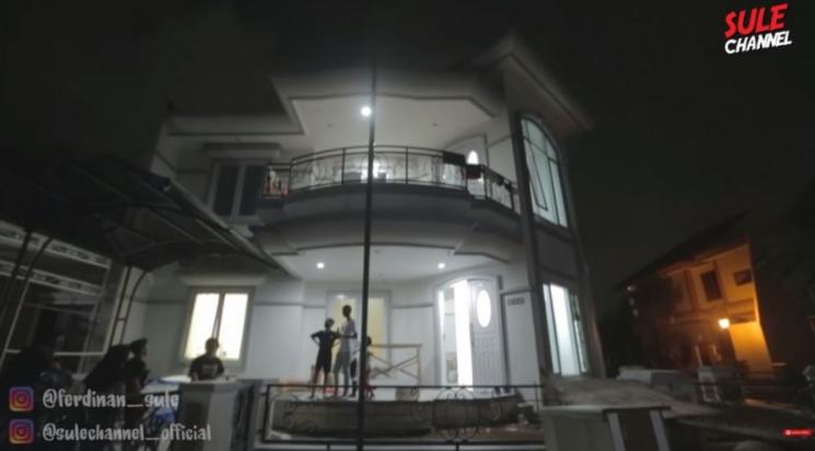 Rumah Mewah Putri Delina. (YouTube/SULE PRODUCTIONS) 