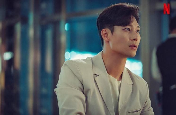 Adu Gaya Lee Hyun Wook dan Park Hoon di Remarriage and Desires (Instagram/@netflixkr)