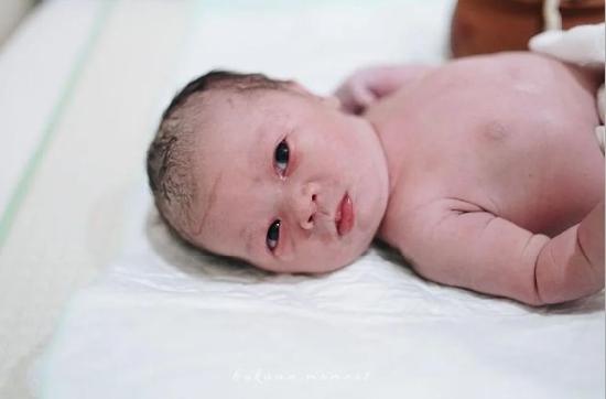 Perjalanan Karina Nadila Melahirkan. (Instagram/karinadila8921)