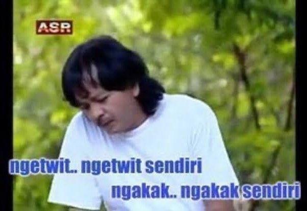 Meme Pelesetan Lirik Lagu (Instagram/karaokeshit)
