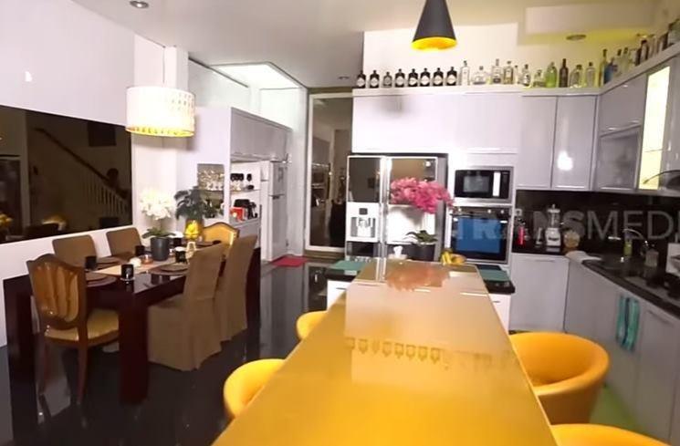 Rumah Kiki Fatmala. (YouTube/TRANS7 OFFICIAL)