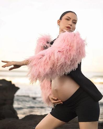 Perjalanan Karina Nadila Melahirkan. (Instagram/karinadila8921)