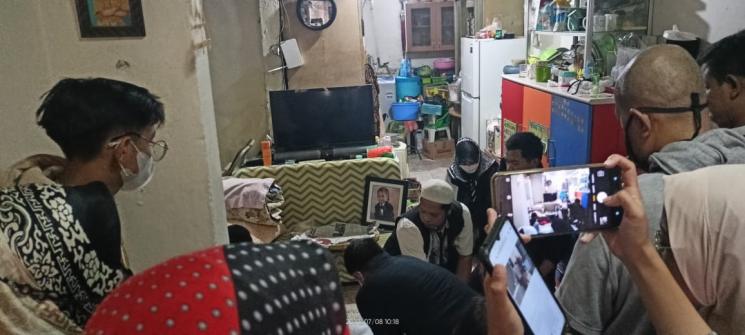 Suasana rumah duka Dicky Topan [MataMata.com/Rena Pangesti]