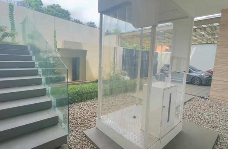 Rumah Dewi Perssik yang Harganya Rp 30 Miliar (YouTube DEWI PERSSIK)