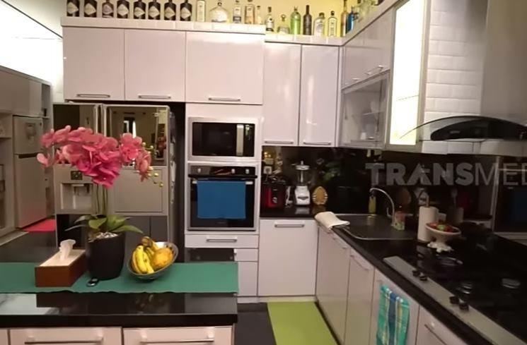 Rumah Kiki Fatmala. (YouTube/TRANS7 OFFICIAL)