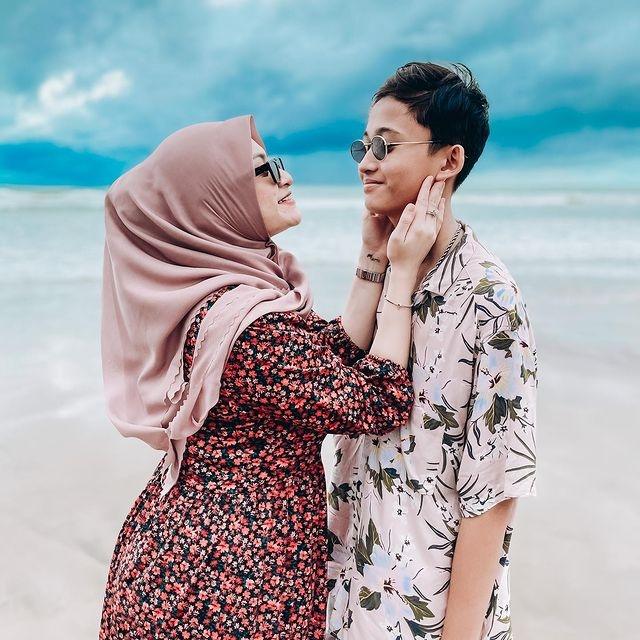 Kedekatan Nathalie Holscher dan Anak Sambung. (Instagram/nathalieholscher)