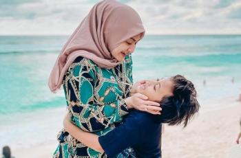 Viral Nathalie Holscher Asuh Ferdi saat Tantrum: Putri Delina Bisa Begini?