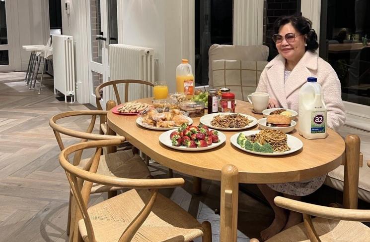 Potret Irma Moeis Mertua Sandra Dewi (Instagram/@irmamoeis)
